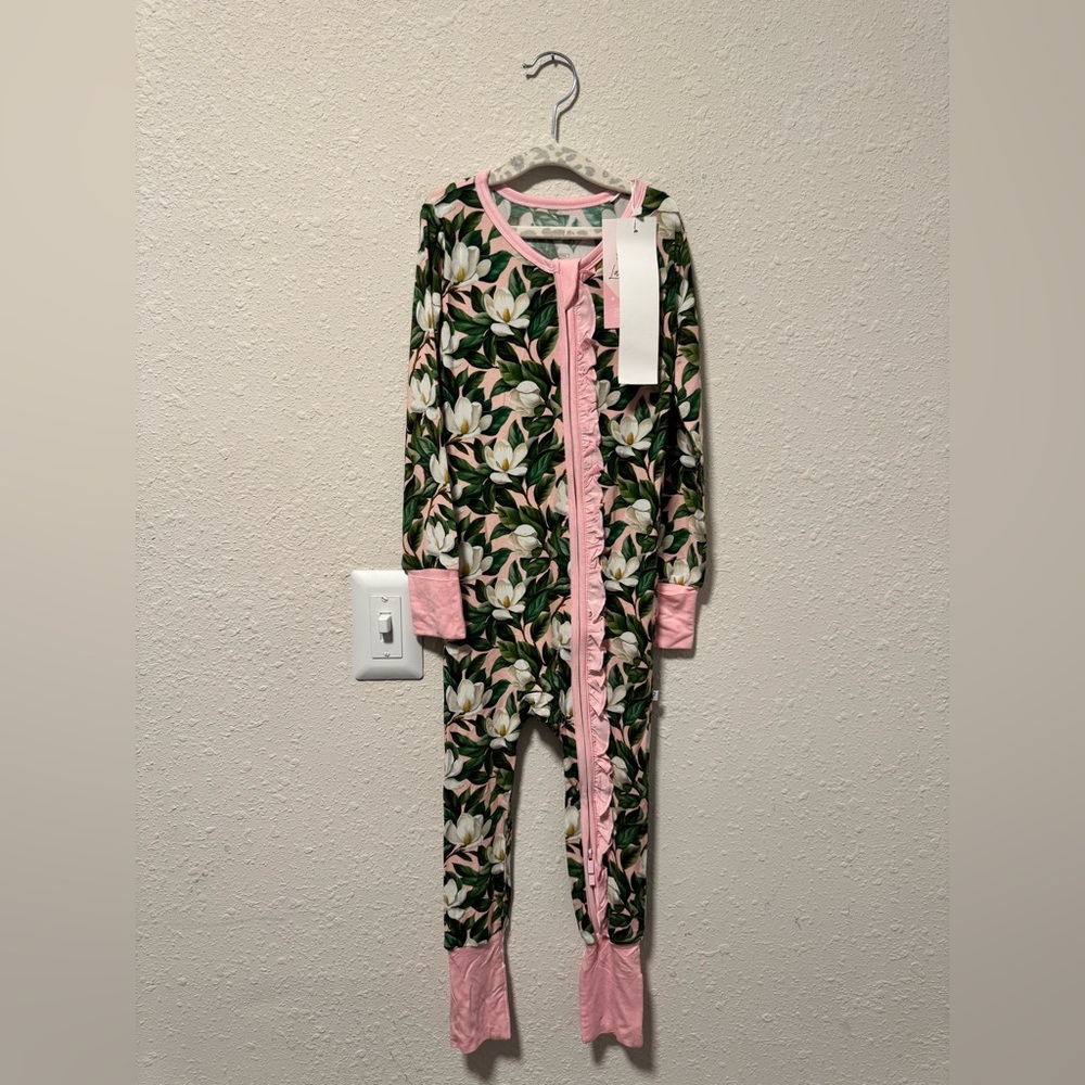 Laree & Co Bamboo Floral w/ Convertible Footies